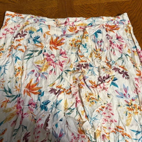 NEW Torrid Swiss Dot Ruffle Hi-Low Maxi Skirt 4X in Floral Ivory Tiered Ruffle - Picture 13 of 16